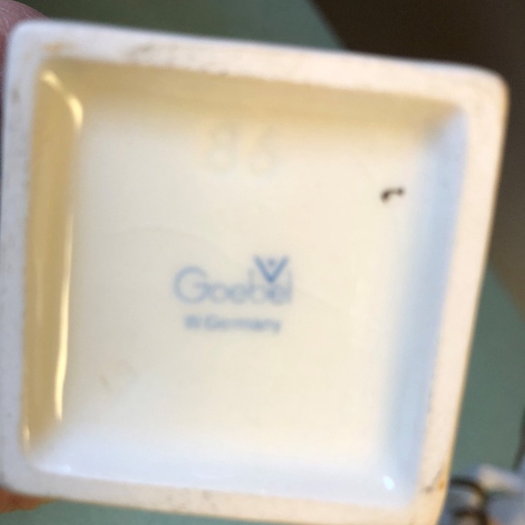 VINTAGE SCHMID BROS WIND UP  TURNING ANGEL ACCORDIAN  HUMMEL CANDLE HOLDERS - Picture 4 of 8